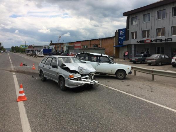 На трассе «Лермонтов – Черкесск» в аварию попали три легковушки